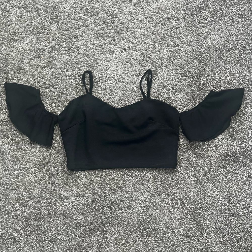 SHEIN ruffled sleeve crop top